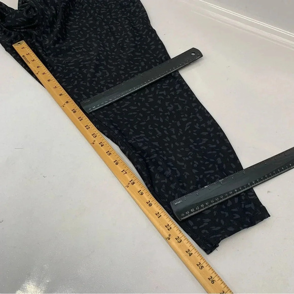 Livi Lane Bryant Pants Activewear 26/28 Pull On Crop Cut Out Stretch Pockets - Picture 11 of 11